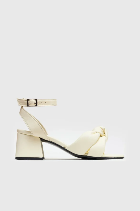 Босоніжки Бантик