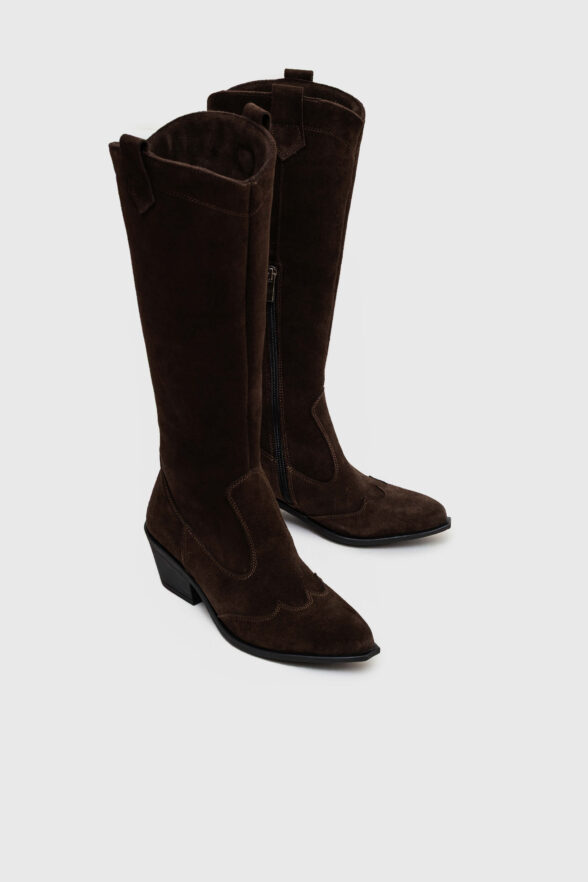 Високі приталені козаки з застібкою