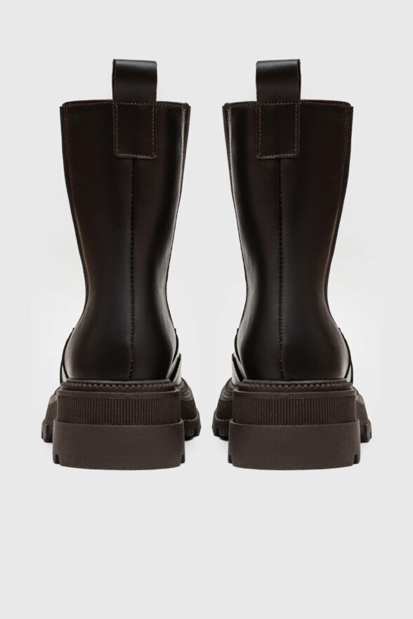 Ваші улюблені шоколадні Челсі в шкірі