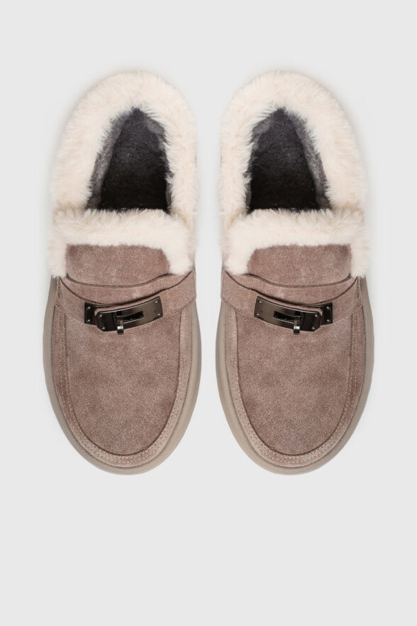 Утеплені лофери з прикрасою замок