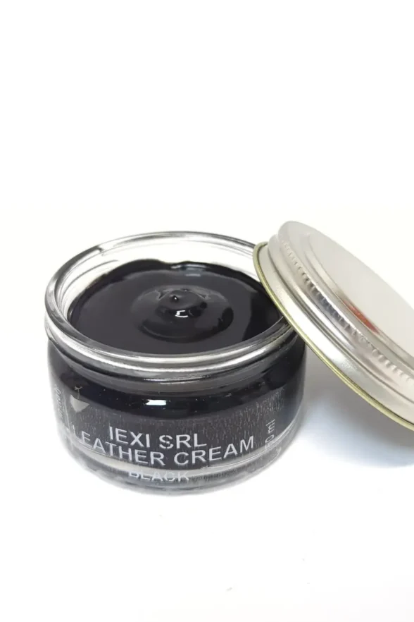 Чорний крем для взуття