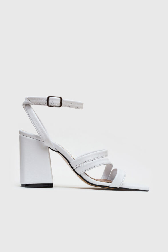 Білі босоніжки з відкритою пʼятою на підборі 8см