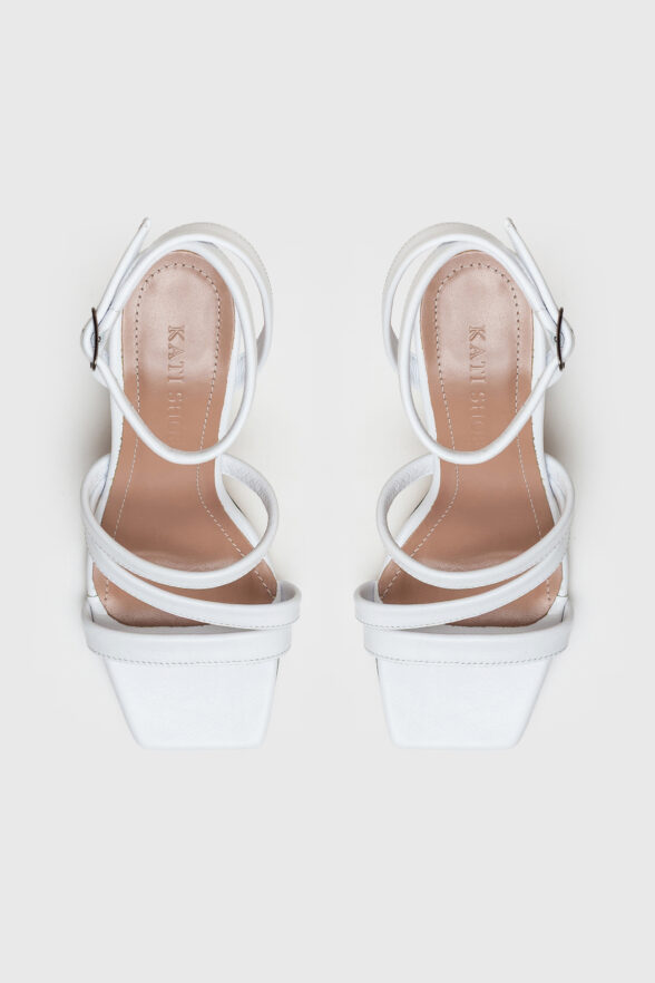 Білі босоніжки з відкритою пʼятою на підборі 8см