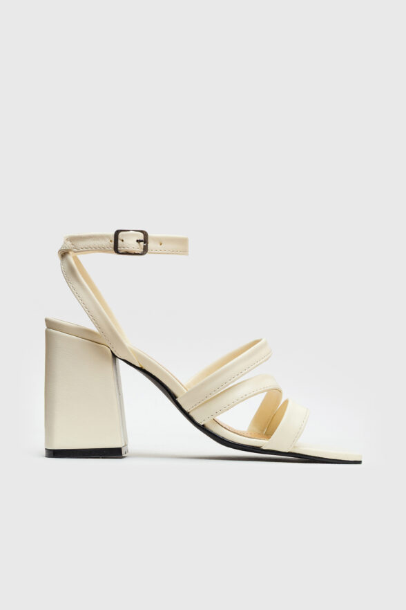 Бежеві  босоніжки з відкритою пʼятою на підборі 8см