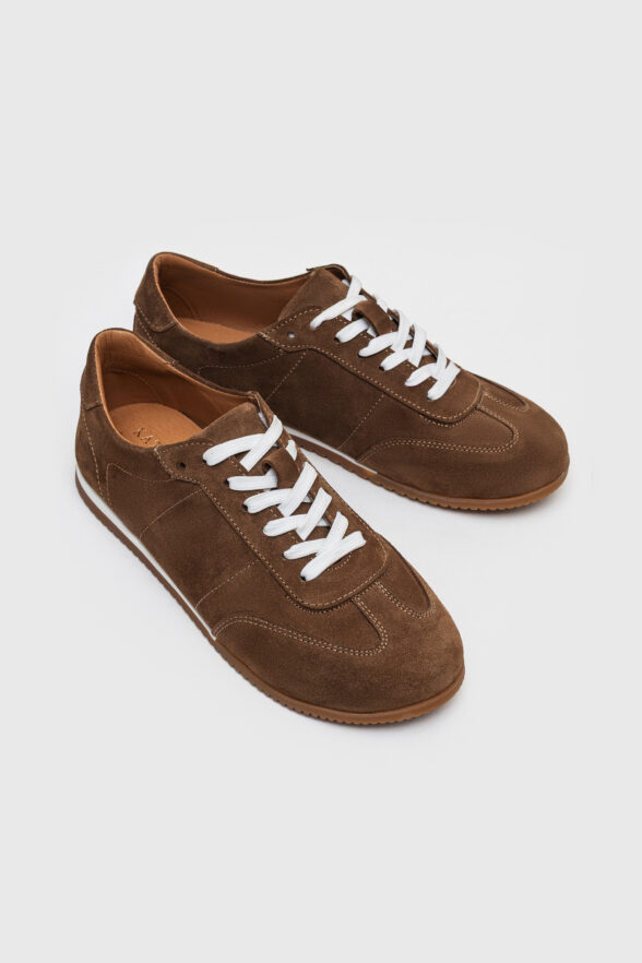 Низькі кросівки кольору Sigaro
