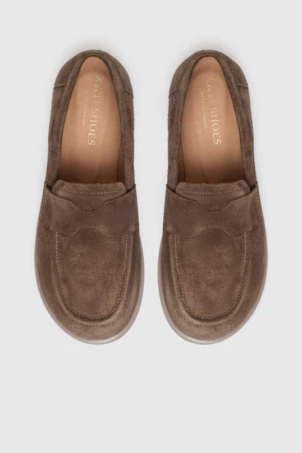 Анатомічний лофер 082 з декоративною деталлю капучино