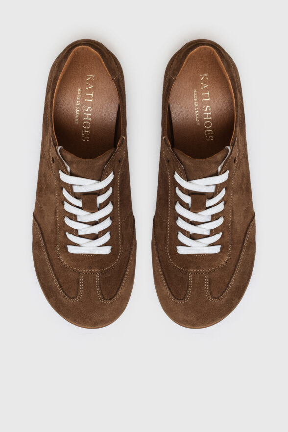 Низькі кросівки кольору Sigaro