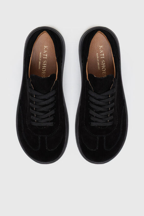 Анатомічні чорні кросівки